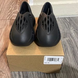 Baby/infant/toddler Yeezy foam runner size 5 brand new